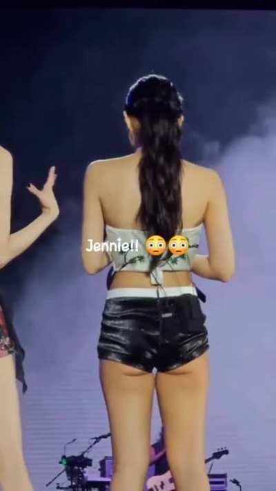 Jennie's cheeks is satisfying to watch til end 💦