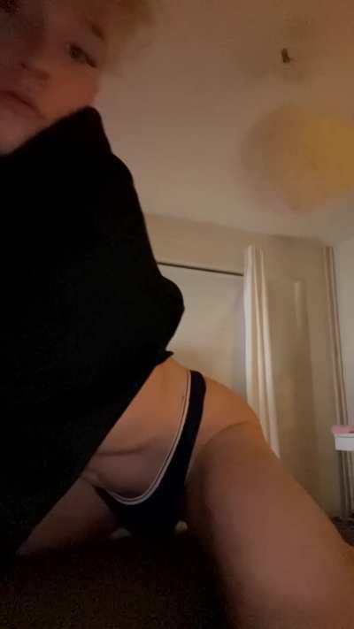 Wanna play Valorant with me?🙈