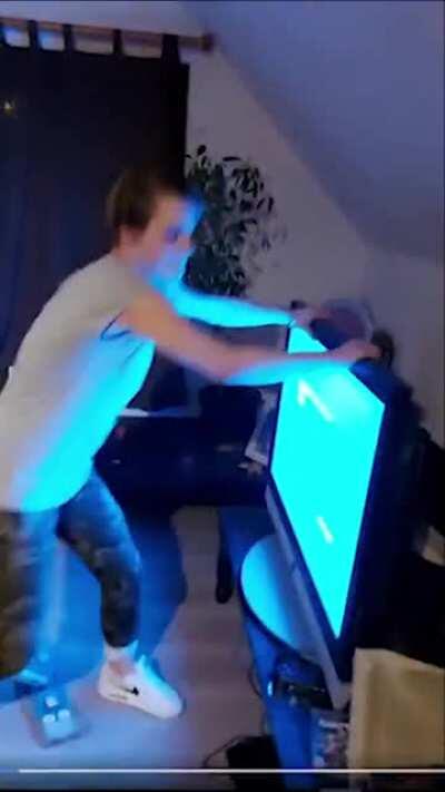HMC while I trash the TV