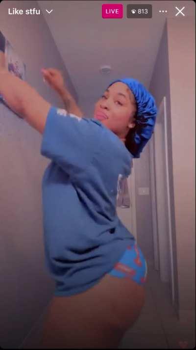 Dìm3ř@¢ķ$ IG Live… so much ASS