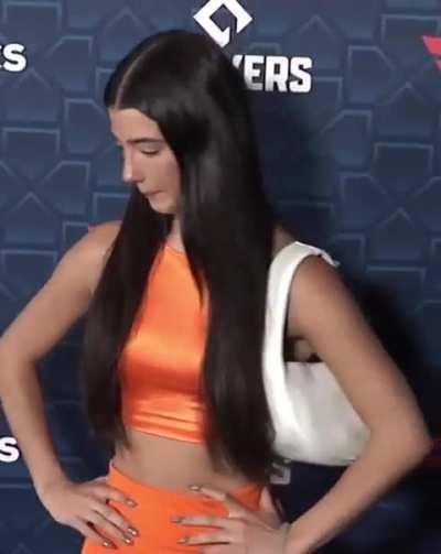 Can't stop taking my eyes off of her😍