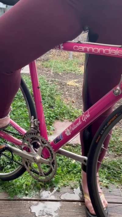 Who here likes to bike to work?