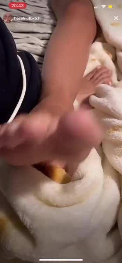 TikTok feet