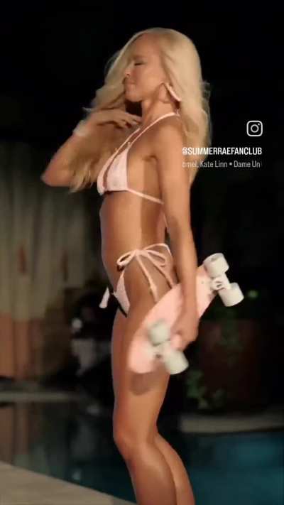 the roar of feline Summer Rae