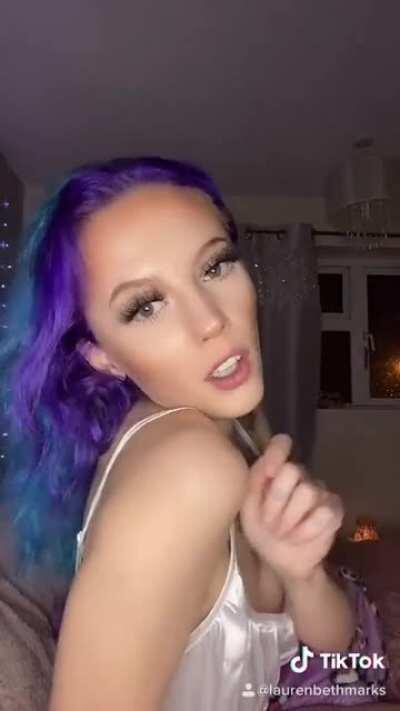 TikTok NipSlip she deleted & uploaded the unsensored one when the screenshot= was posted on reddit
