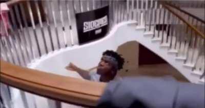 Me listen to The Batman’s theme