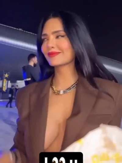 Esha Gupta Bare Tits just Surviving a Nip Slip