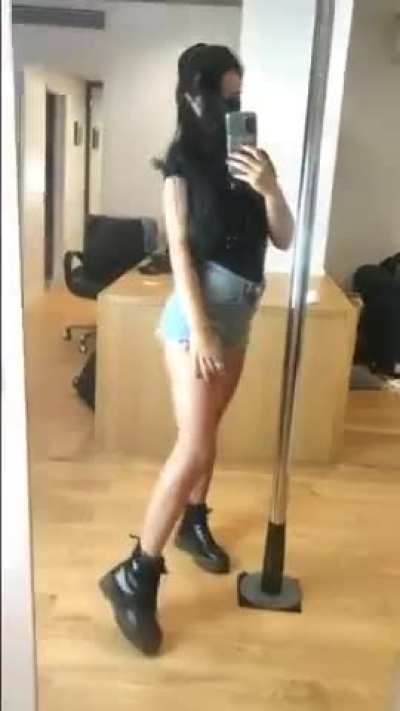 I’m ready for a walk, wanna come with me?