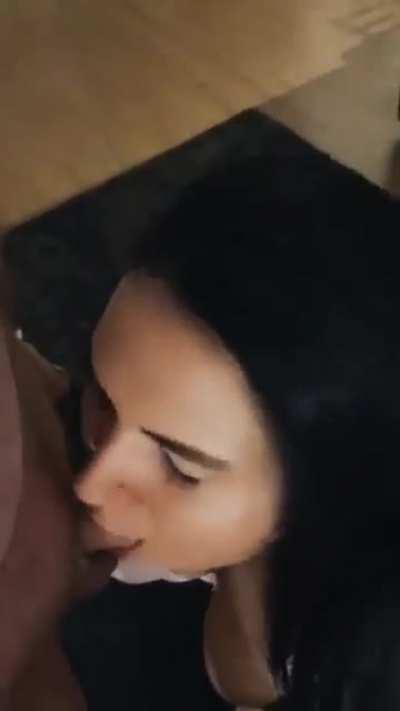 Sucking cock whilst the boyfriends asleep upstairs 🙊