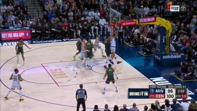 [Highlight] Aaron Gordon gets the and-one on Gobert in crunch time off the Jokic dish