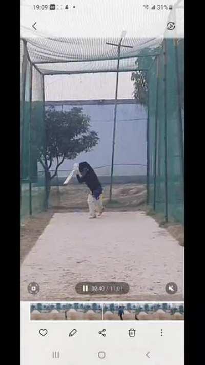 okay, bois.... I'm finally moving some feet