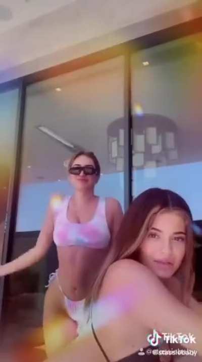 Are Kylie and Stassie the best duo ever?
