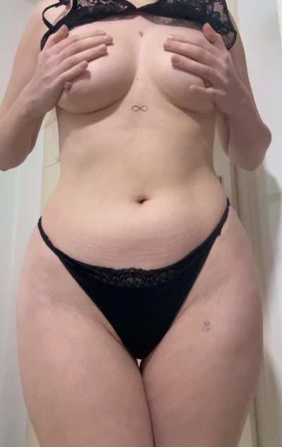 Im kinda into sexting right now, save me :(