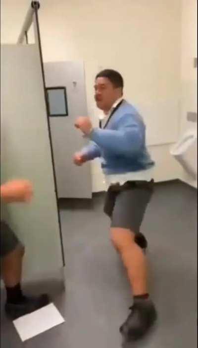 proper school fight - 2 samoans in new zealand