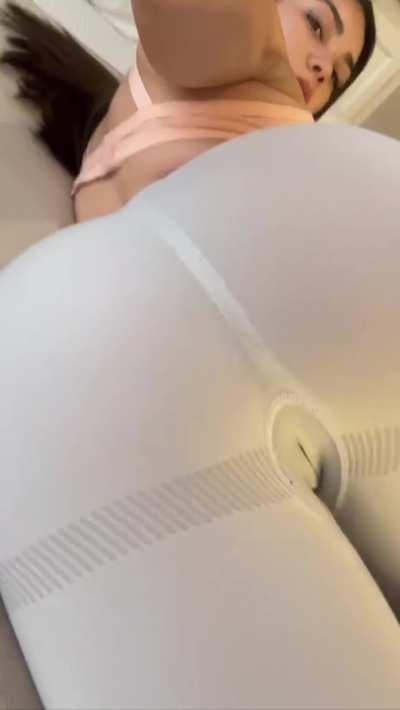 It turns you on to hear my farts