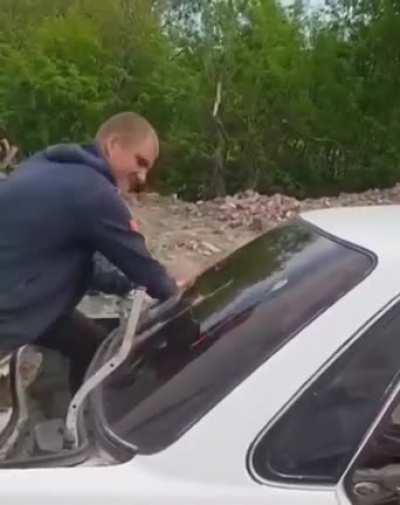 Три оставшиеся извилины, в принципе, тоже нахуй не нужны.