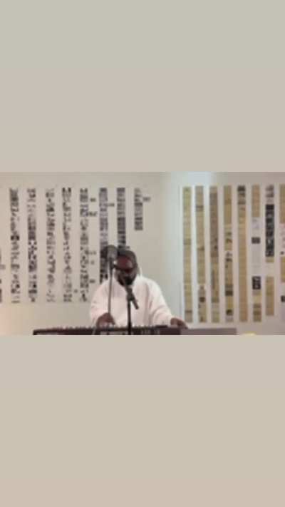 OH MY FUCKING GODDD IDEK WHA HES DOING BUT IT SKUNDS NUTTY 