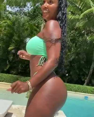 2Hot Bernice🔥🔥