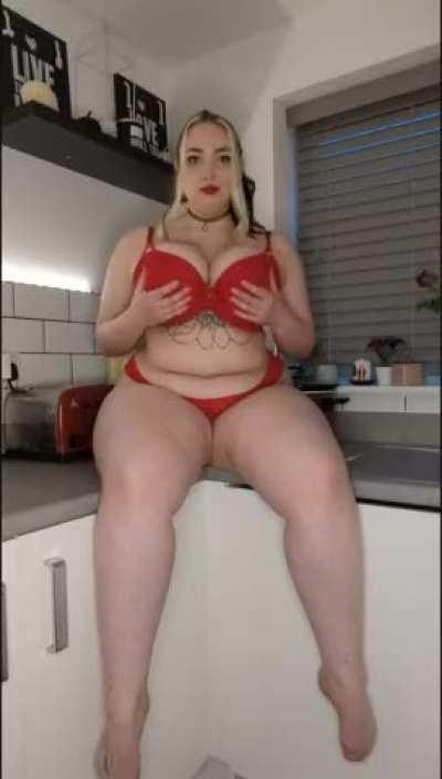 [OC] I wanna have you finish all over me 🍆💦 Come to my Onlyfans and send me your best cum tributes 😈