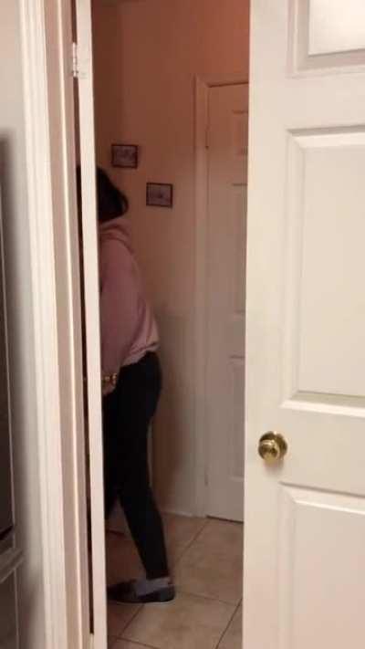 Couldn't stop laughing at this. Kept thinking of Henry and Jeannie 😁😂🤣