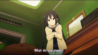 She's (not) into it [K-On!]