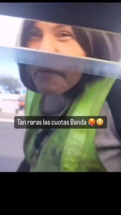 ¿Está segura que no prefiere sinko peso que ver mis dos cm?