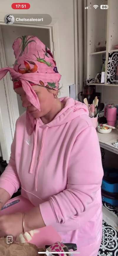 What’s the point in being live and not talking!! She actually scares me more when silent and that demonic stare 