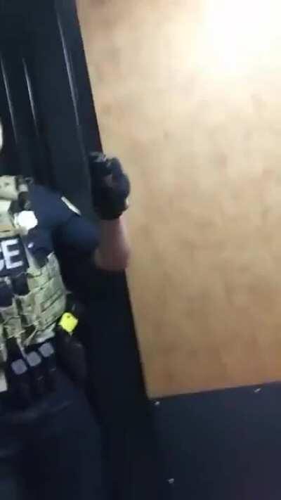 Cops in Des Moines storm an apartment complex and violently arrest people, including a woman with a baby