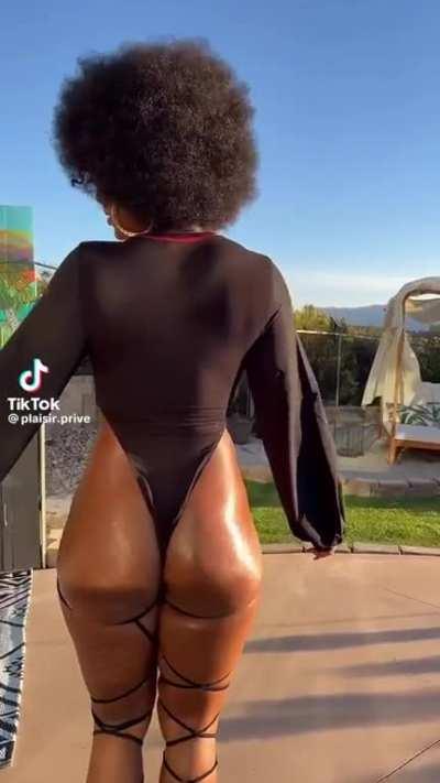 Mmmm...Chocolate cakes 🎂 