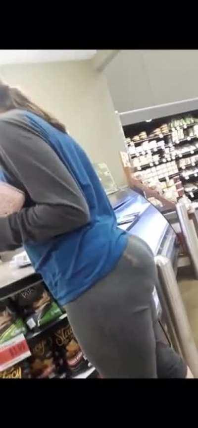 Here's a clip of the video enjoy the thickness 🍑🍑