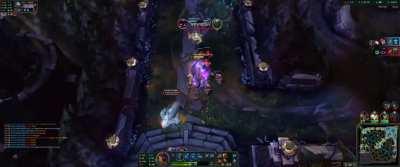 Shen (me) fails flash taunt, everyone stops shamefully at the same time, then continues playing