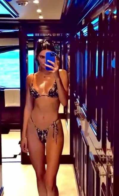 Kendall Jenner 🤤😍🥵