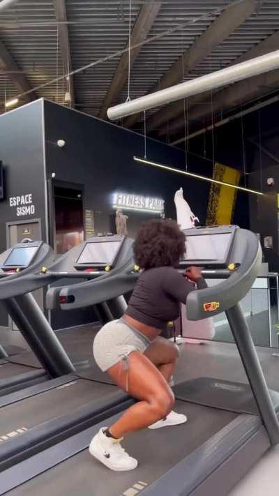 Babeth Lando (@yababeth)