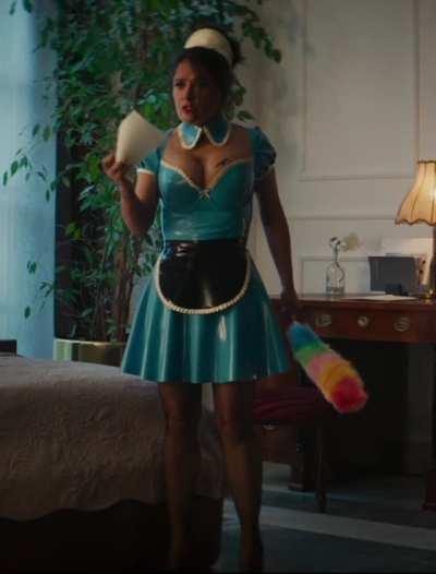 Salma Hayek uniforme de criada