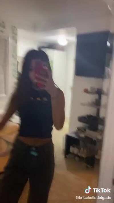 Krischelle models the week