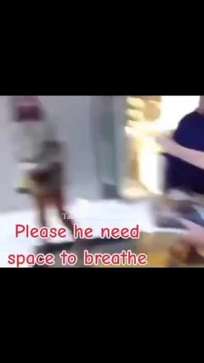 Keanu reeves snaps at pushy fans