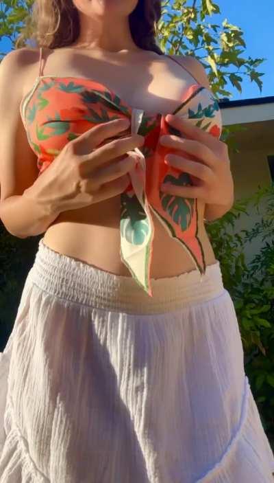 Something about golden hour makes me so horny ☀️💛