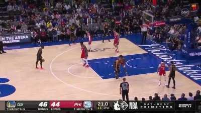 [Highlight] The Curry-Draymond connection works to perfection as Curry drains the tough 3