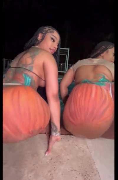 I love massive round pumpkins