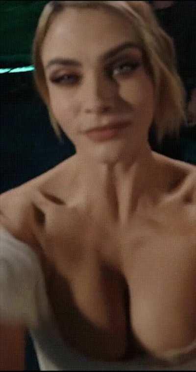 Cara Delevingne surely knows how to seduce her subby boys