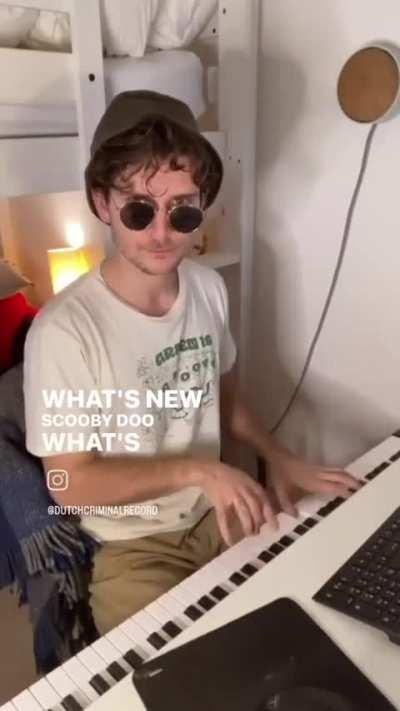 mash up da música do scooby doo e uma outra música do arctic monkeys, e não ironicamente ficou boa