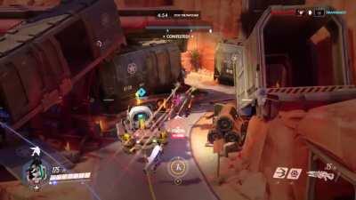 Imagine my surprise seeing THIS when the game started hahaha