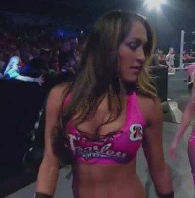 Nikki has a body made for a pounding. So sexy🤩😍💦