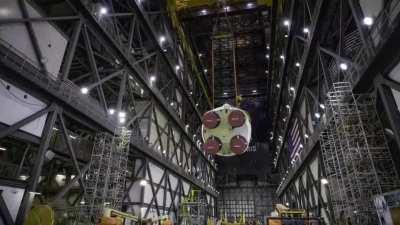 Leaked audio from inside the VAB during SLS stacking
