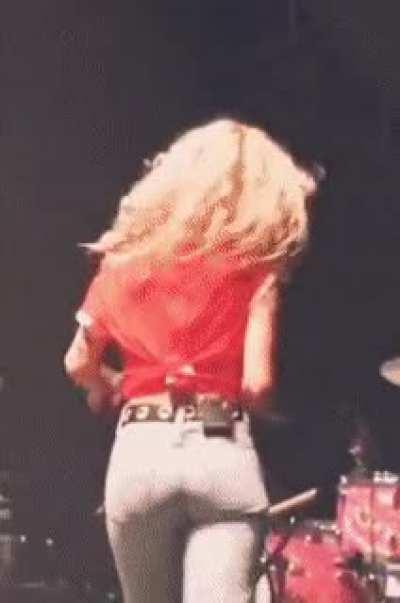 I 👏 WANT 👏 TO 👏 FUCK 👏 HER 👏 IN 👏 THE 👏 ASS