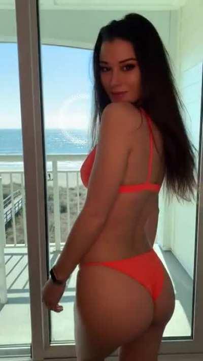 Keilah Kang would like to remind you that shes good looking