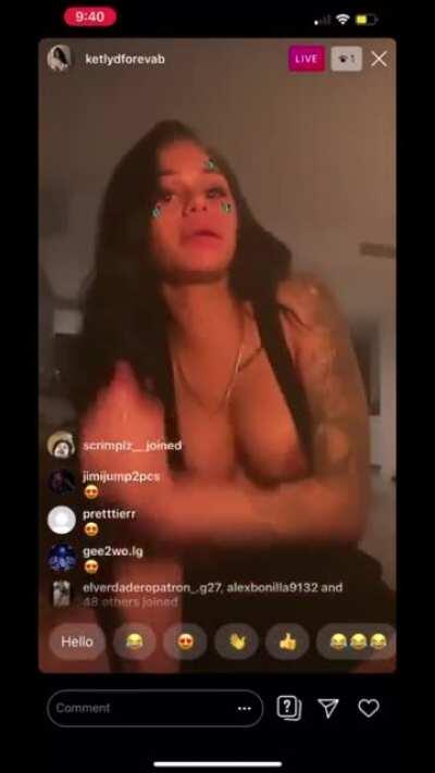 Titties out 👅💦