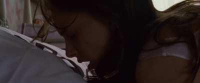 Natalie portman humping a pillow