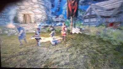 Sorry for the quality but I tried to get my girlfriend into Skyrim and this was not the best way to introduce the game 😂