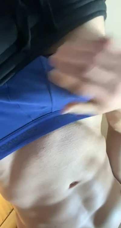 Peek-a-boo 👅💦💦